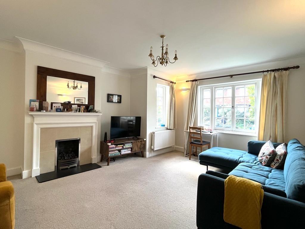 Cascade Avenue, Rookfield Garden Village, Muswell Hill N10 3 bed semi ...