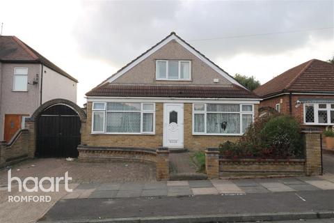 2 bedroom bungalow to rent - Horndon Road - Collier Row - RM5