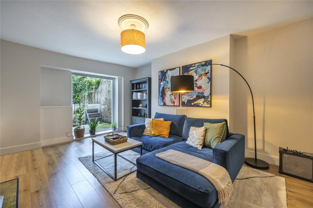 Arundel Square, Islington, London 1 bed flat for sale £700,000