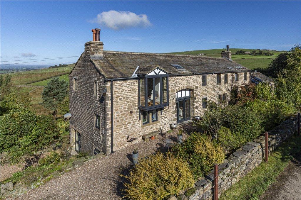 Skipton Old Road, Colne, Lancashire 3 bed semidetached house for sale