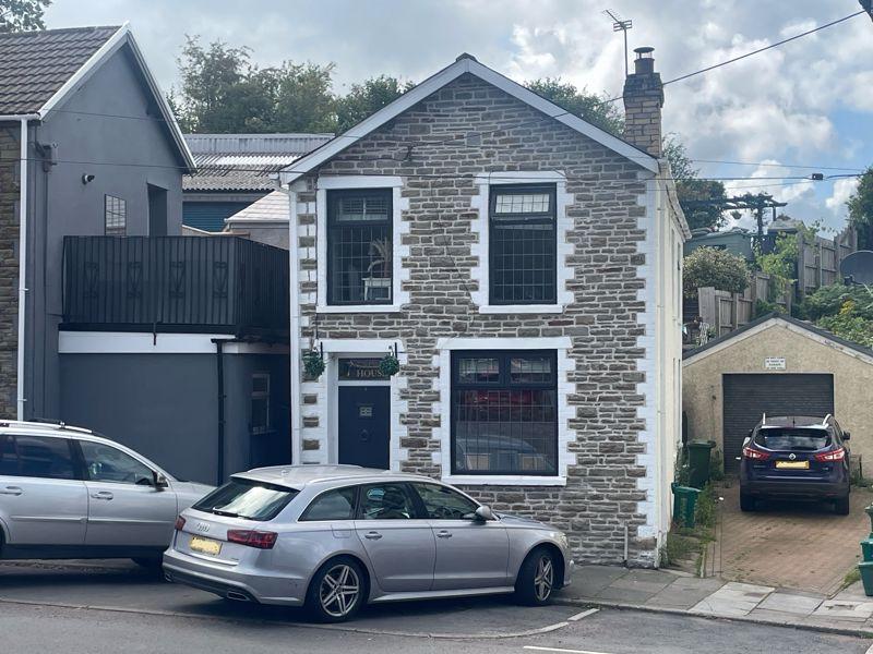 Croft House, 7 Newbridge Road, Pontyclun, Llantrisant CF72 8EX 4 bed
