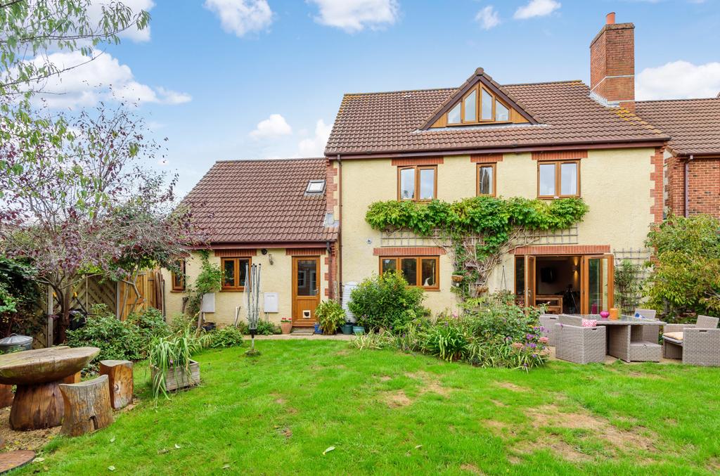 Green Lane, Ilminster, Somerset, TA19 5 bed detached house £675,000
