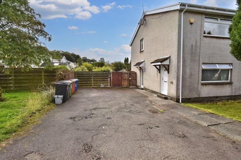 Driveway to Side