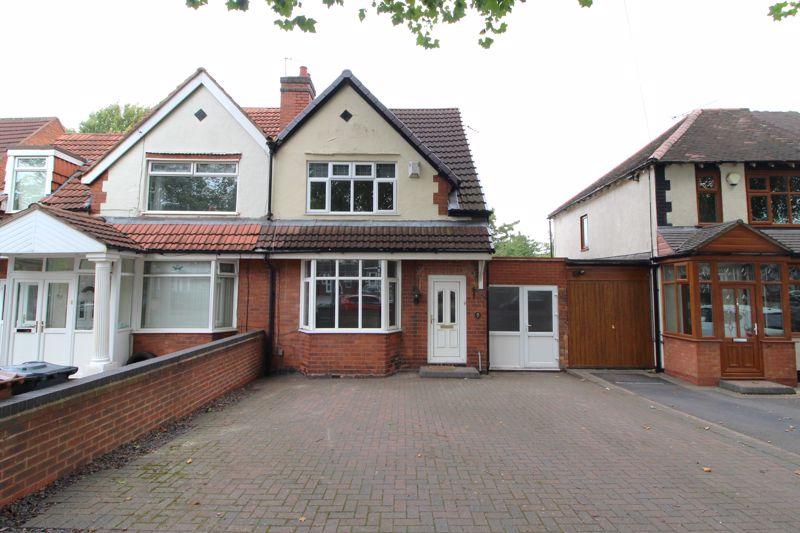 Walstead Road, Walsall, WS5 4LZ 2 bed semidetached house £220,000