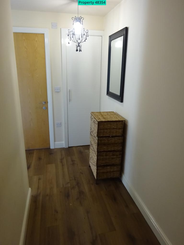 L-shaped entrance hall