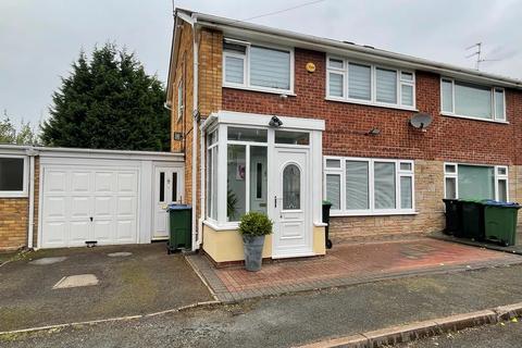 3 bedroom semi-detached house for sale - Stonelea Close, West Bromwich, West Midlands, B71 2LT