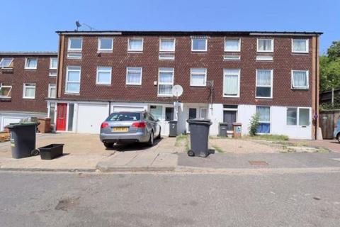 6 bedroom townhouse for sale - Trowbridge Gardens, Luton