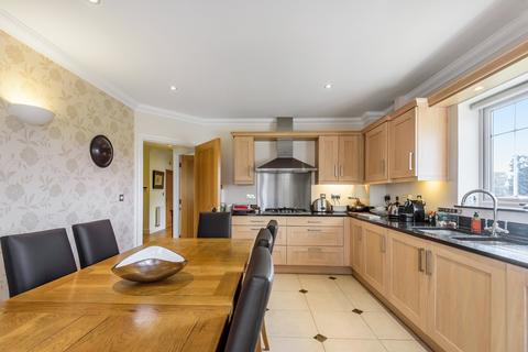 3 bedroom flat for sale - Willow Court, 42 Oval Way, Gerrards Cross, Buckinghamshire