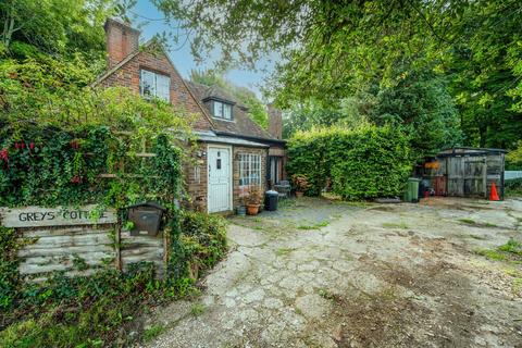 Greys Cottage Hogs Back, Puttenham, Guildford, GU3 1AQ