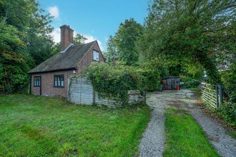 Greys Cottage Hogs Back, Puttenham, Guildford, GU3 1AQ