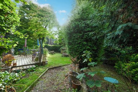 Greys Cottage Hogs Back, Puttenham, Guildford, GU3 1AQ