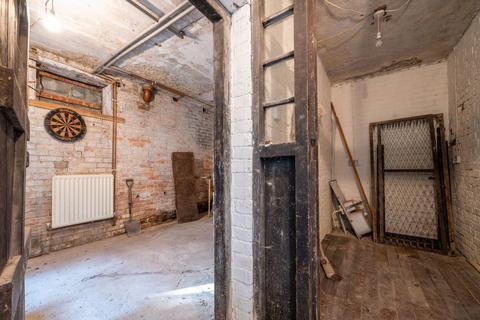 Greys Cottage Hogs Back, Puttenham, Guildford, GU3 1AQ