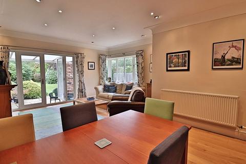 3 bedroom detached house for sale - Earlsway, Curzon Park, Chester