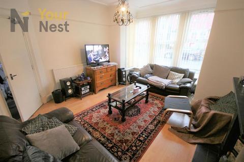 1 bedroom in a house share to rent, Room 4, Grove Gardens, Headingley, LS6 4EG