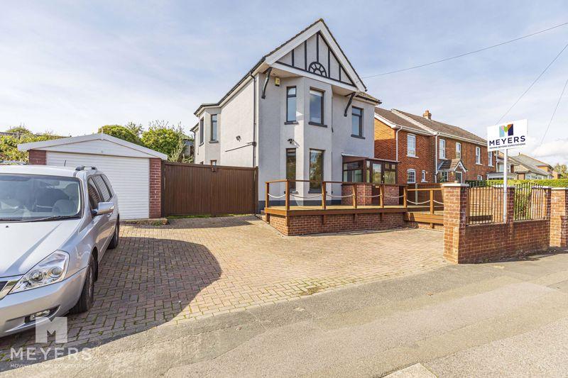 Iford Lane, Southbourne, BH6 5 bed detached house for sale £550,000