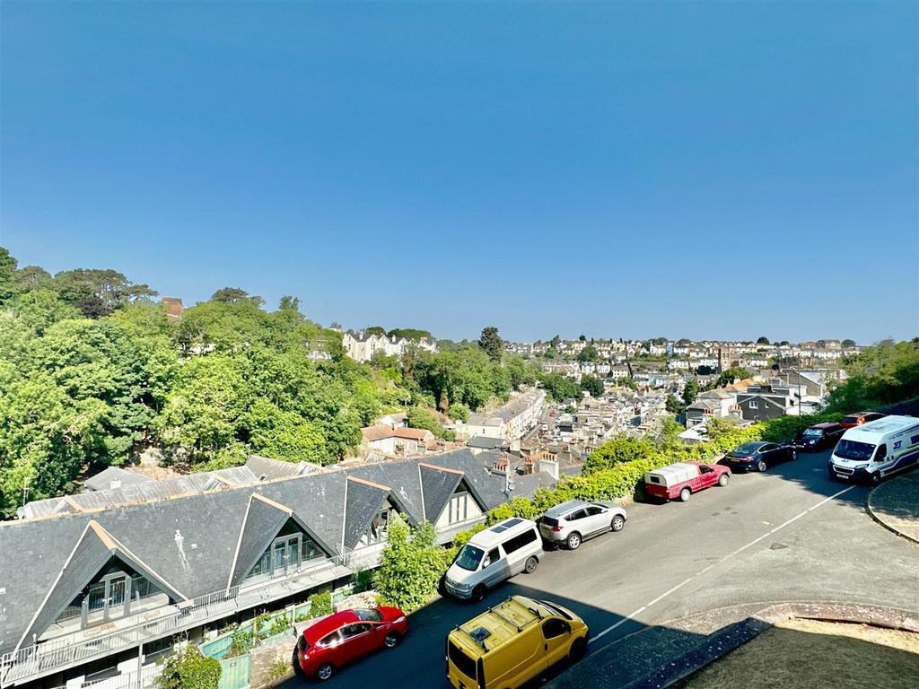 Windmill Hill, Brixham 2 bed flat for sale £175,000