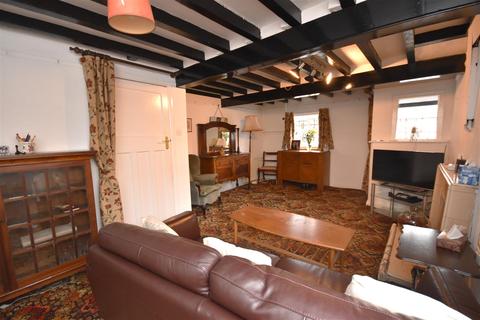 3 bedroom cottage for sale - The Village, Burton, Neston
