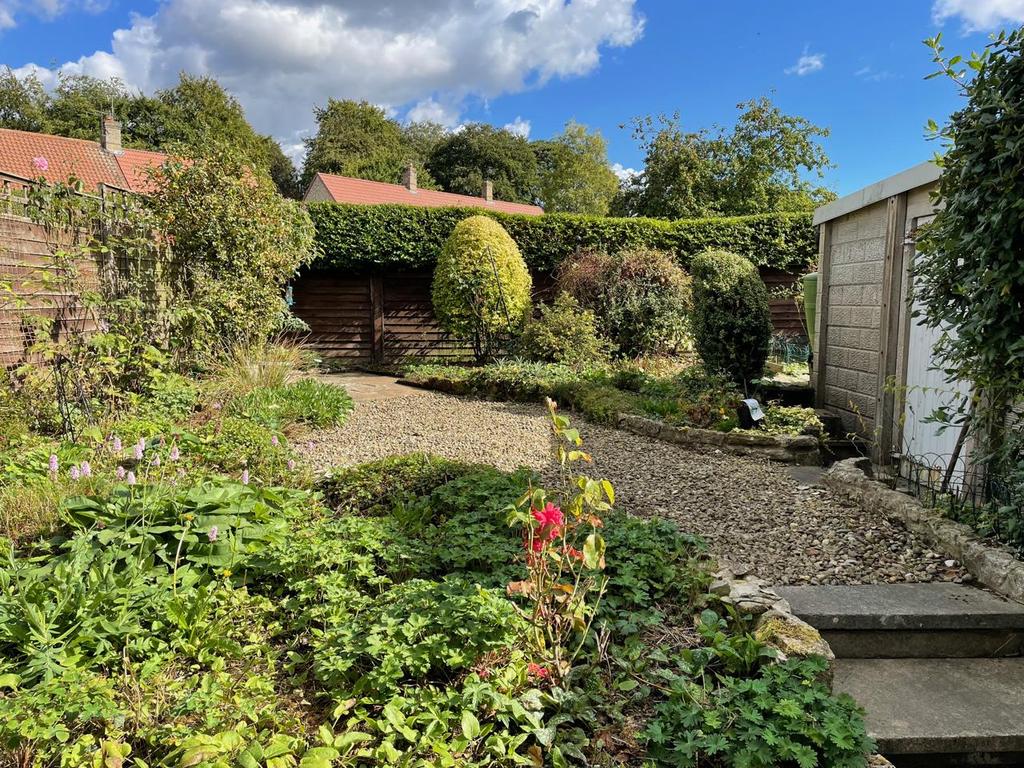 Costa Way, Pickering 3 bed house £695 pcm (£160 pw)