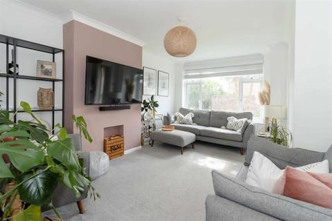 48 Cedar Close, Worthing, BN13 2JA