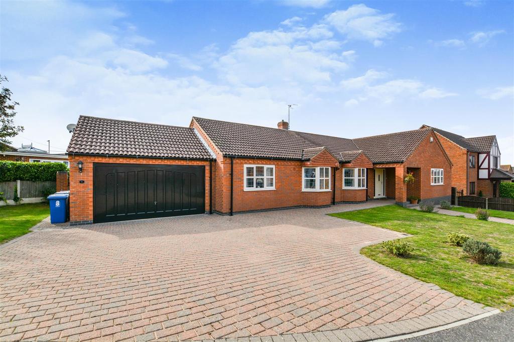 Elizabeth Close, Scotter, Gainsborough 3 bed detached bungalow for sale