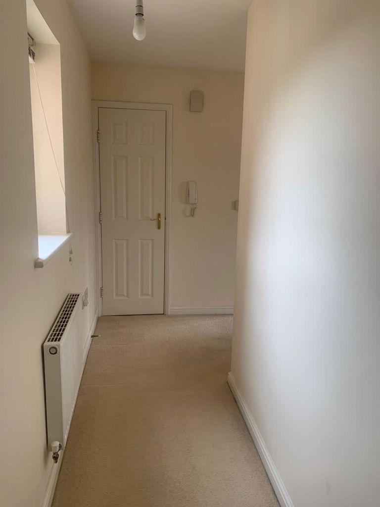 BLAEN BRAN CLOSE, CWMBRAN, NP44 1UU 2 bed apartment £600 pcm (£138 pw)
