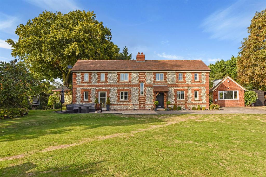 Whiteparish, Salisbury, Wiltshire 4 bed detached house for sale £975,000