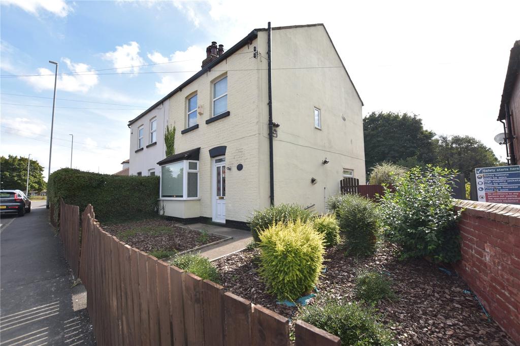 Selby Road, Leeds 3 bed semidetached house for sale £250,000