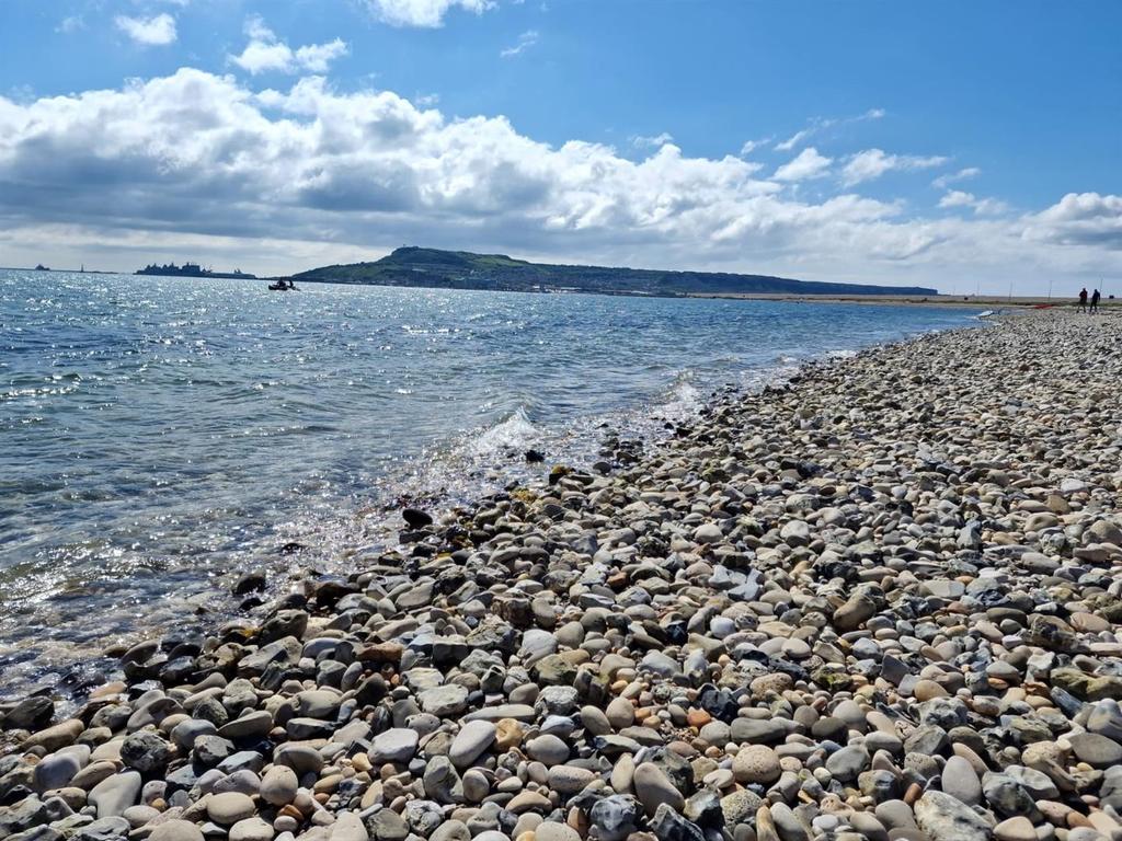 Chesil beach.jpg