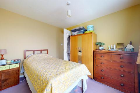 45 Croft Road, Portland, DT5 2HH