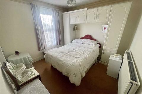 105 Porthkerry Road, Barry, CF62 7EQ