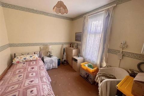 105 Porthkerry Road, Barry, CF62 7EQ