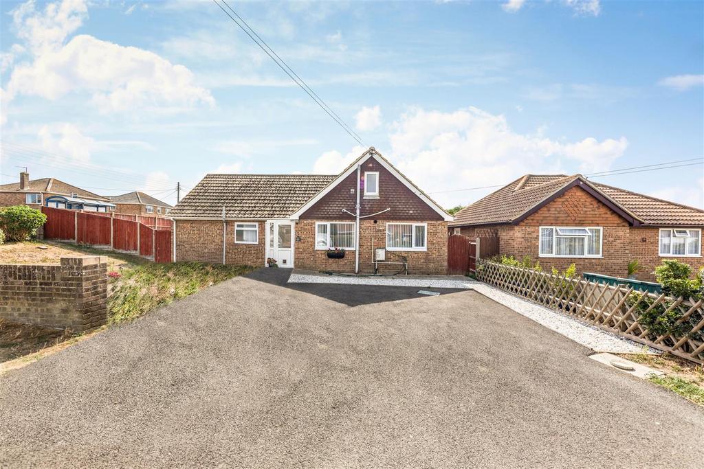 Coast Drive, Greatstone, New Romney 5 bed detached bungalow £450,000
