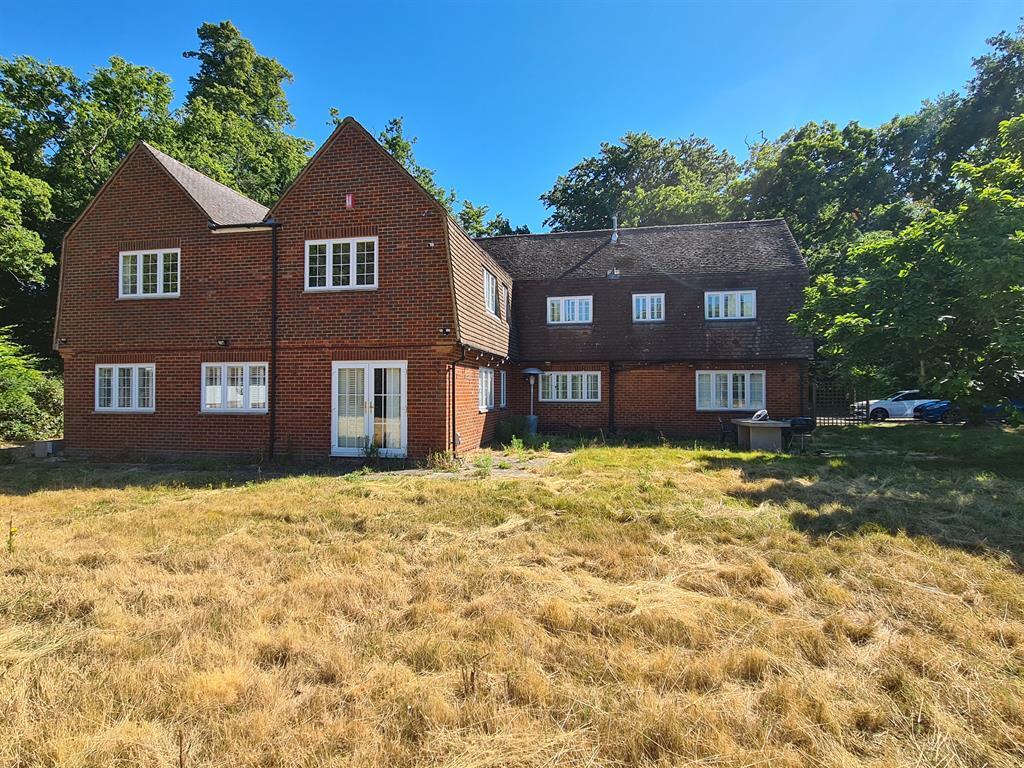 Heathlands Road, Wokingham, RG40 3AR 5 bed detached house £1,650,000
