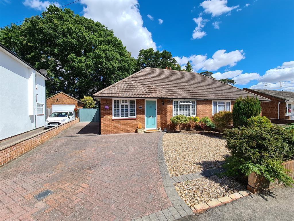 Fawcett Crescent, Woodley, Reading, RG5 3HU 2 bed semidetached