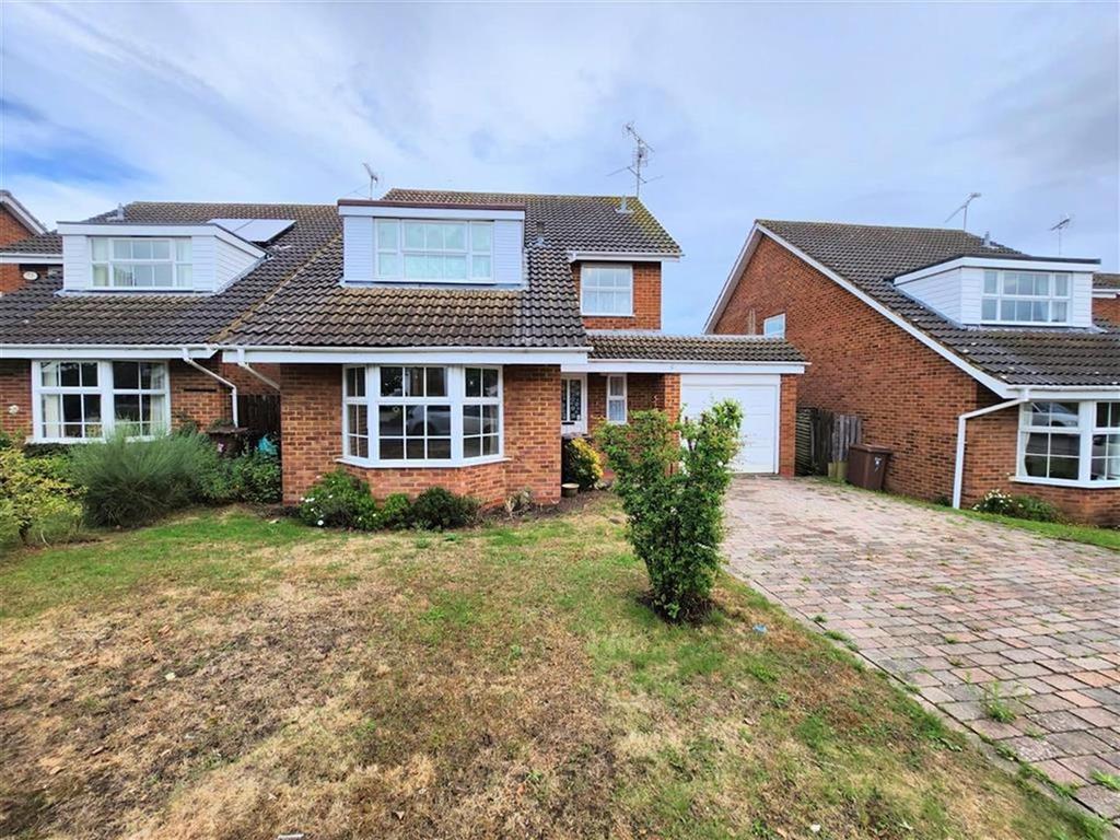 Ashton Road, Wokingham, RG41 1HL 4 bed detached house £575,000