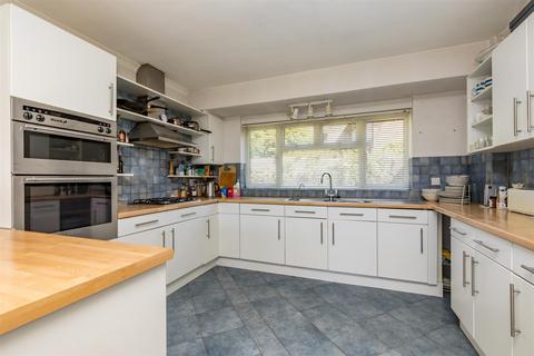 Fields House Vicarage Way, Ringmer, Lewes, BN8 5LA