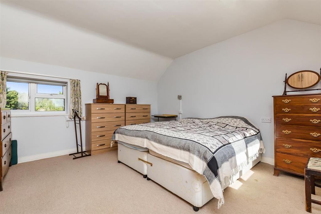 Fields House, Vicarage Way-2.JPG