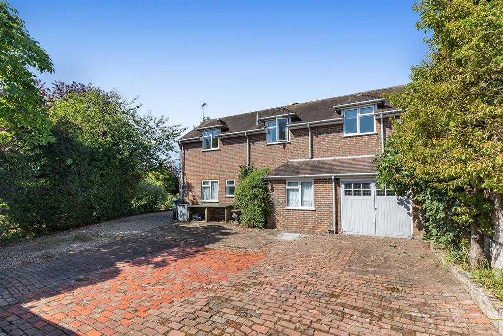 Fields House, Vicarage Way-21.JPG