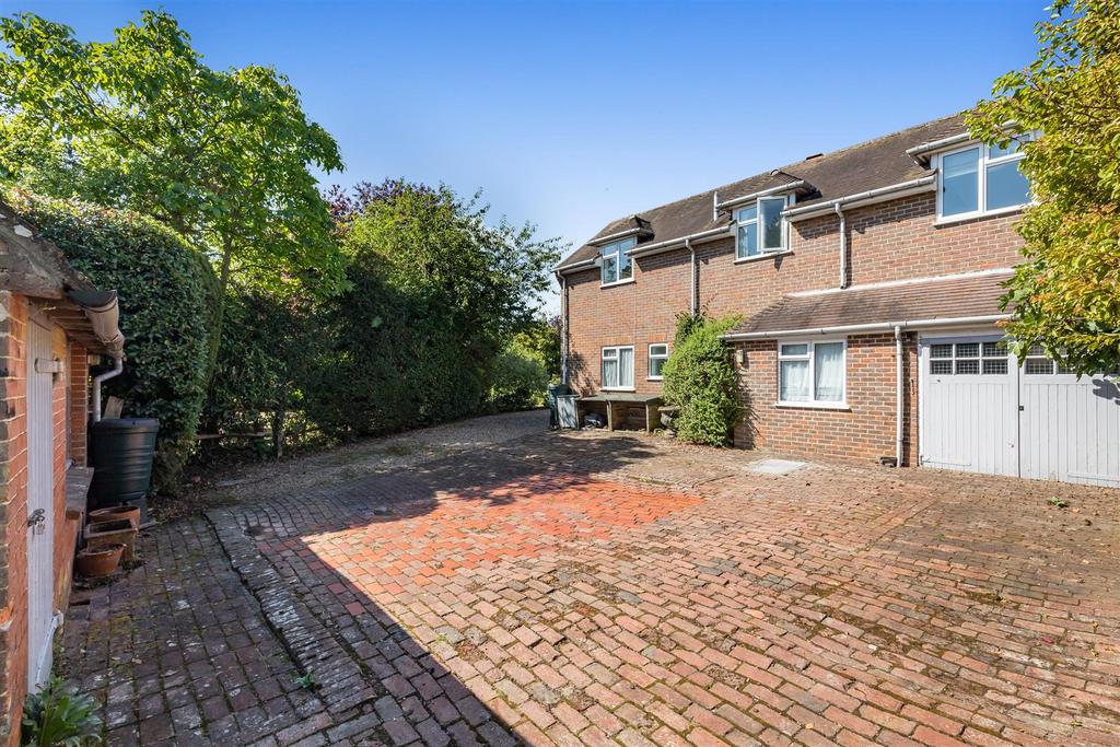 Fields House, Vicarage Way-22.JPG