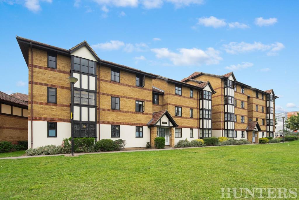 Somerset Gardens, Creighton Road, London, N17 2 bed flat for sale £
