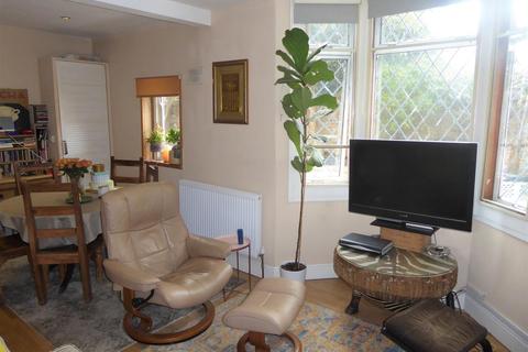 1 Heath Road, Hounslow, TW3 2NJ