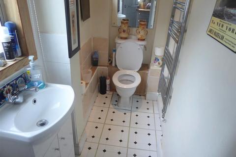 1 Heath Road, Hounslow, TW3 2NJ