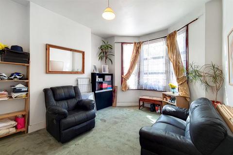 100 Belgrade Road, London, N16 8DJ