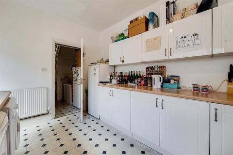 100 Belgrade Road, London, N16 8DJ