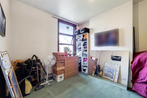 100 Belgrade Road, London, N16 8DJ