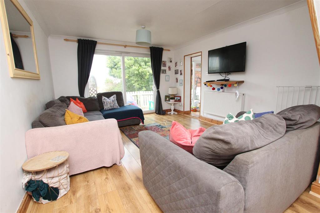 Living Room..JPG