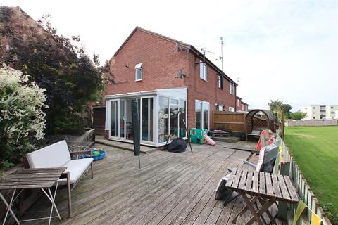 22 Britten Drive, Exeter, EX2 5RY