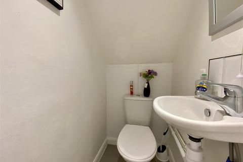 12 Willingdon, Ashford, TN23 5YF