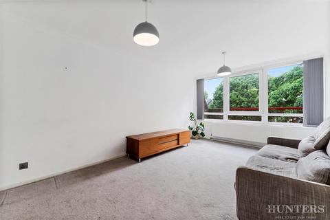 12 Reedham Close, London, N17 9PT