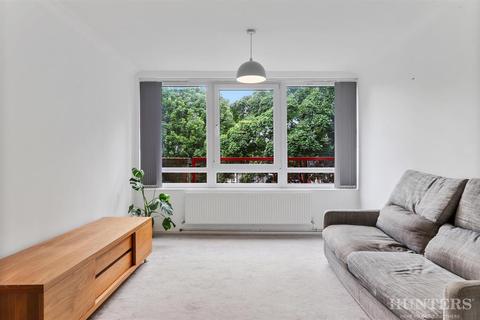 12 Reedham Close, London, N17 9PT